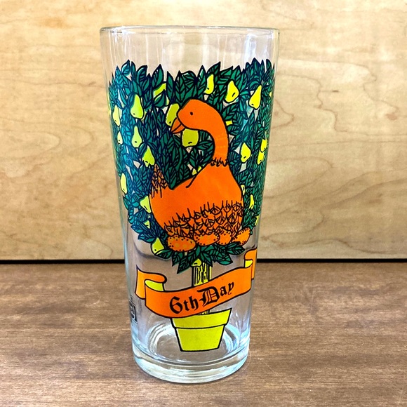 Pepsi Christmas glass sixth day of Christmas. - Picture 1 of 5